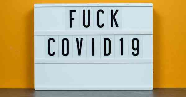 小标题一：小伶玩具人工智能食物的背景介绍