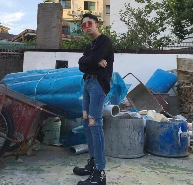 喻荷彦娟