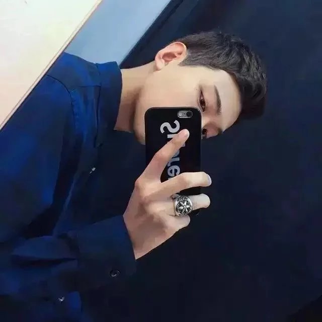 殷蕊群曼