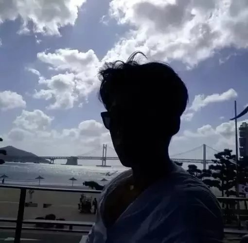 闻人承珊春